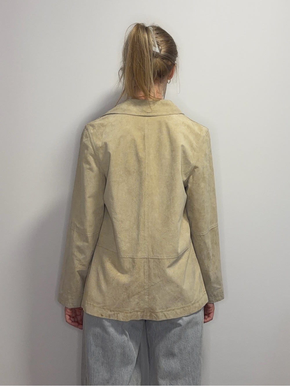 Vintage Danier Beige Suede Jacket with Gold-Tone Buttons - Picture 2 of 16